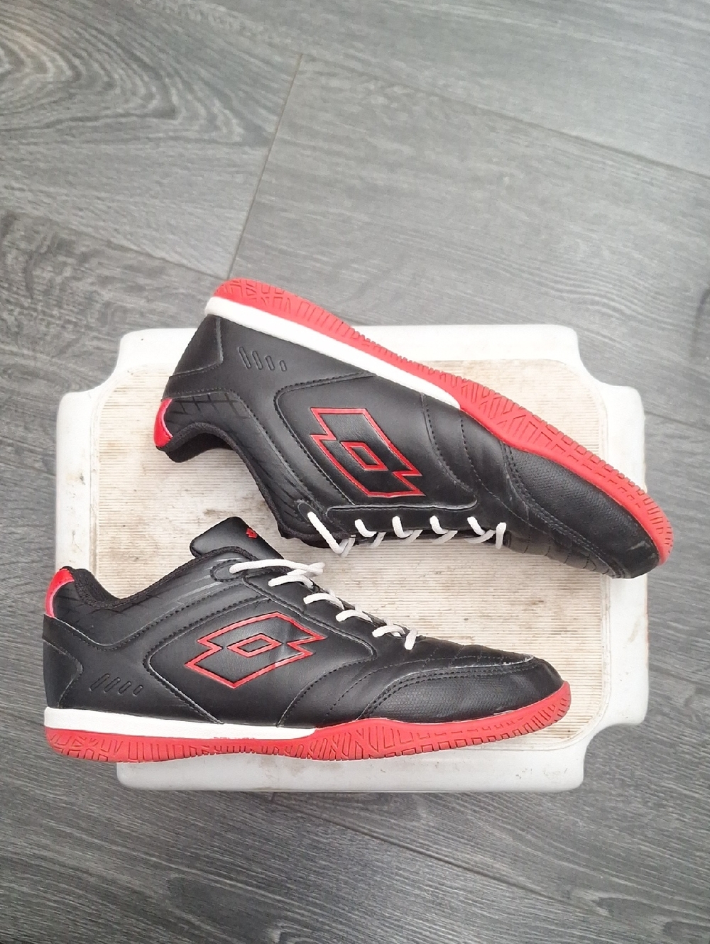Lotto Court/Indoor Soccer Shoes